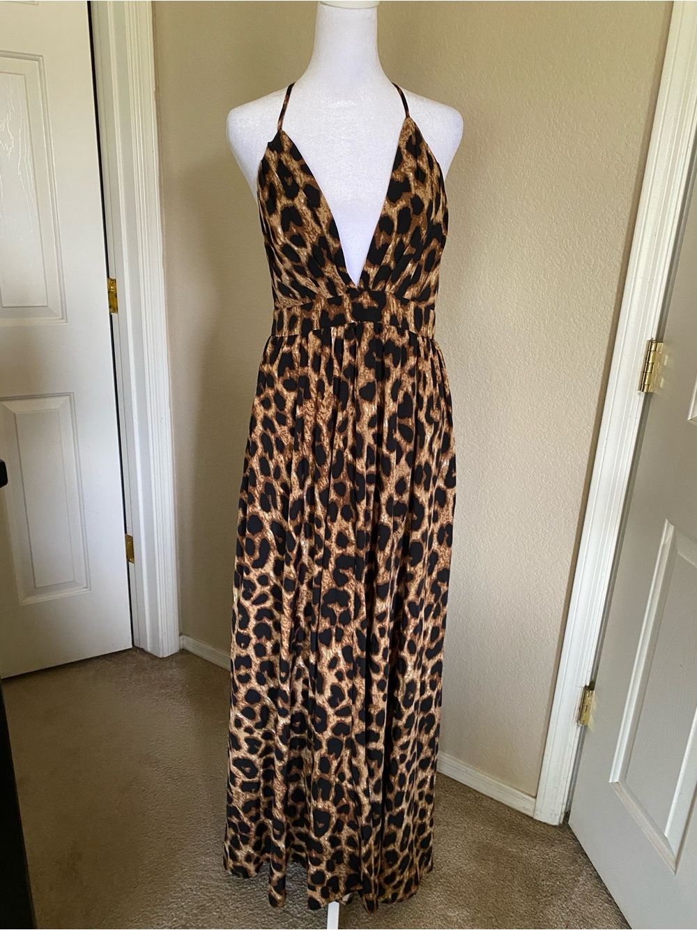 NWOT Animal print Maxi Dress flowy feminine night out glamour wedding guest